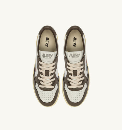 AUTRY MEDALIST LOW BICOLOR SNEAKERS IN WHITE AND CHOCOLATE LEATHER