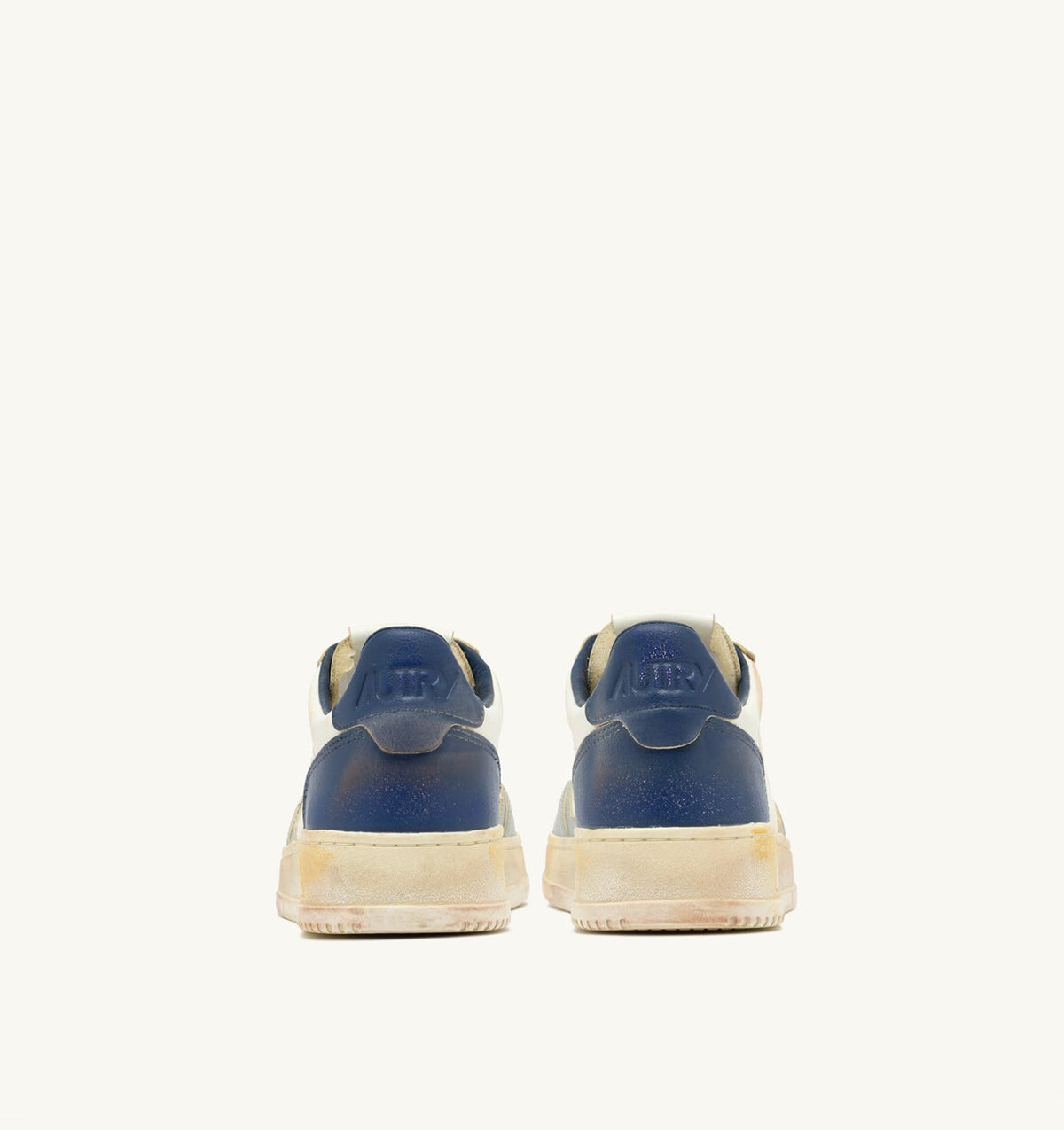AUTRY MEDALIST LOW SUPER VINTAGE SNEAKERS IN LIMESTONE WHITE AND BLUE LEATHER