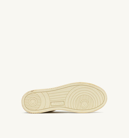 AUTRY MEDALIST LOW SUPER VINTAGE SNEAKERS IN LIMESTONE WHITE AND BLUE LEATHER