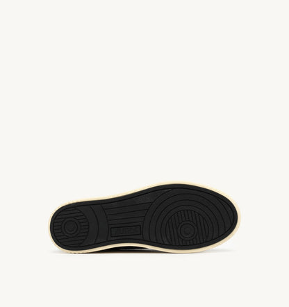 AUTRY EASEKNIT MEDALIST LOW SNEAKERS IN BLACK COLOR KNIT