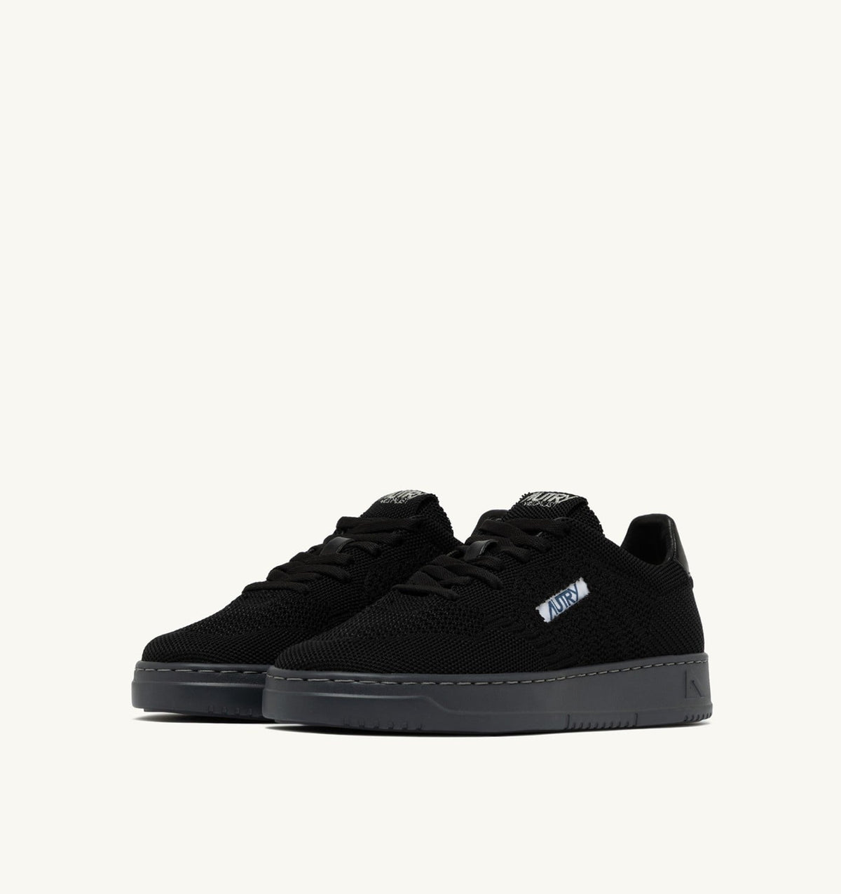 AUTRY MEDALIST EASEKNIT LOW SNEAKERS IN BLACK KNIT