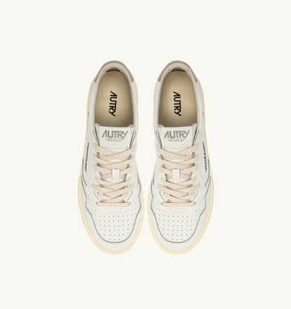 AUTRY MEDALIST LOW SNEAKERS IN WHITE AND FEATHER GRAY LEATHER