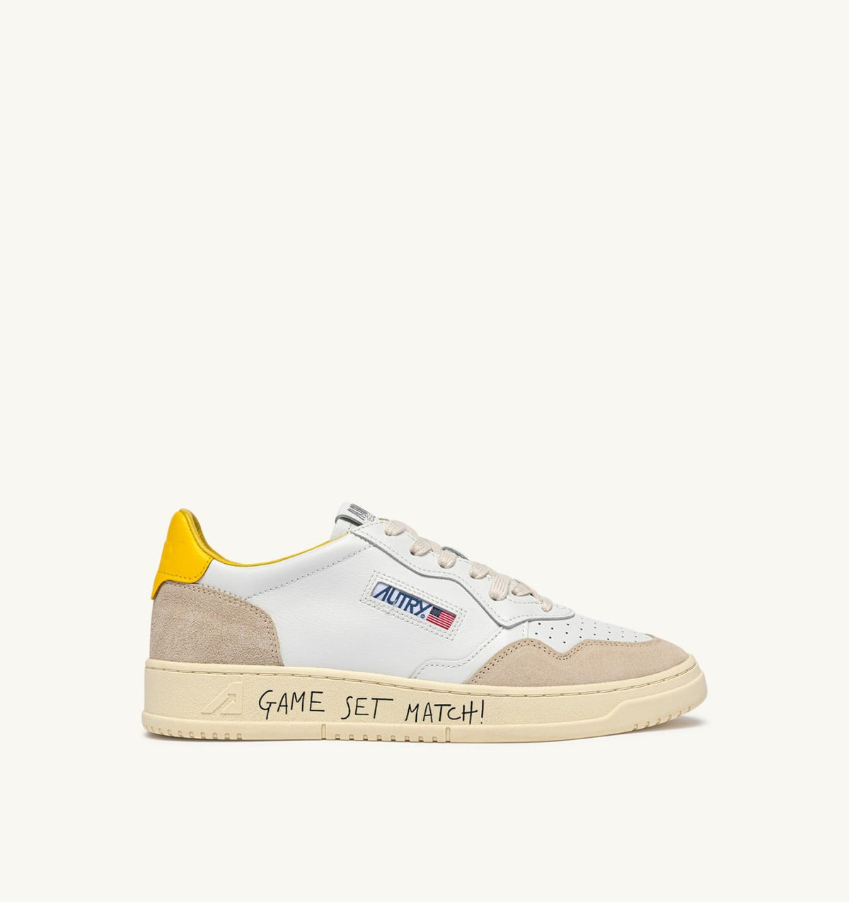 AUTRY MEDALIST LOW SNEAKERS IN WHITE LEATHER AND SLICKER SUEDE WITH LETTERING