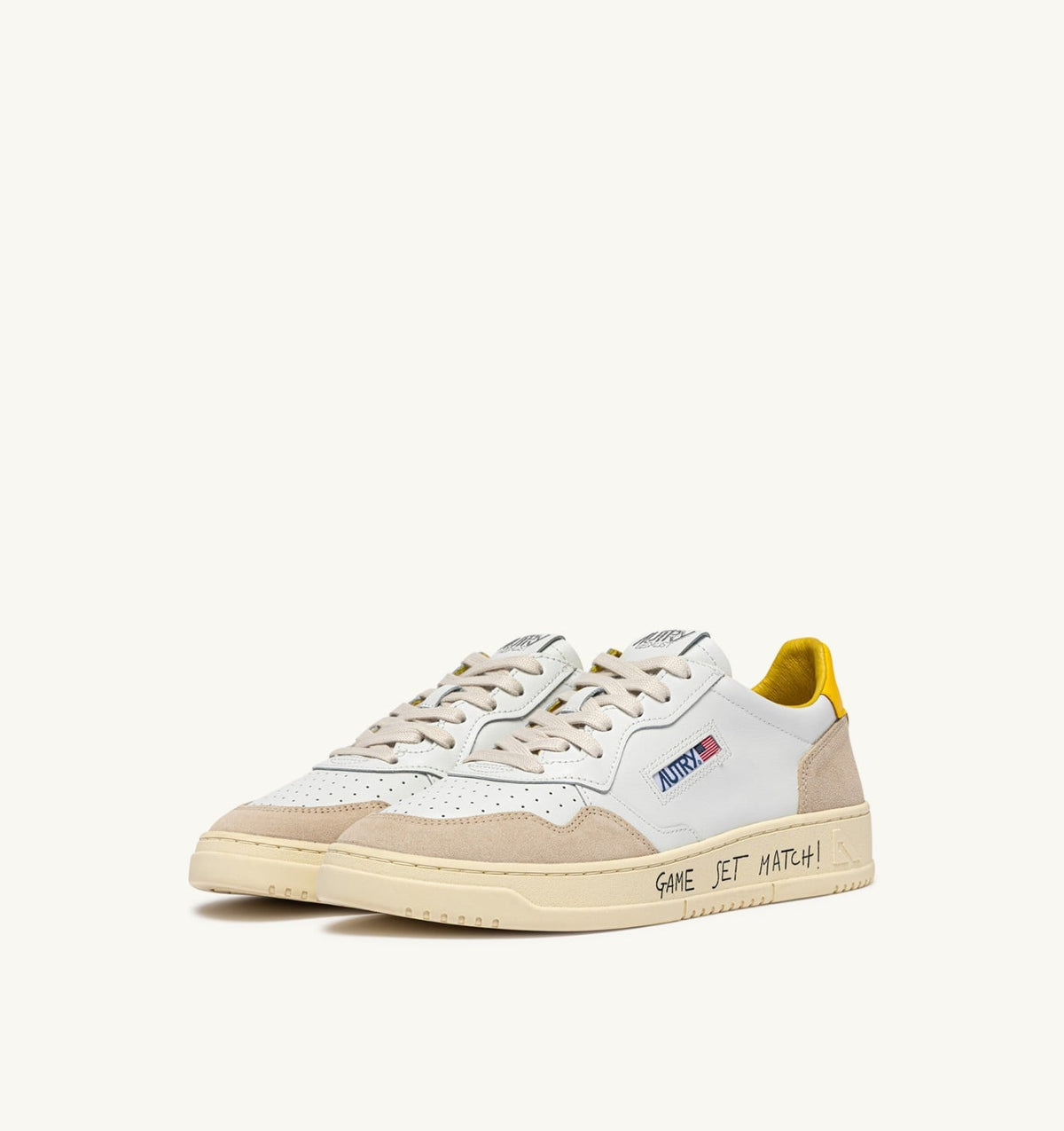 AUTRY MEDALIST LOW SNEAKERS IN WHITE LEATHER AND SLICKER SUEDE WITH LETTERING
