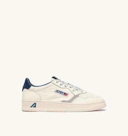 AUTRY MEDALIST LOW SNEAKERS IN BLUE DEPTHS AND VAPOR LEATHER