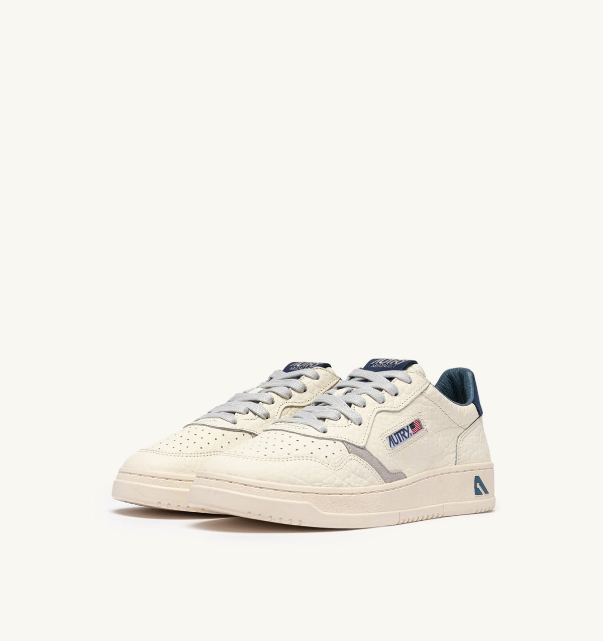 AUTRY MEDALIST LOW SNEAKERS IN BLUE DEPTHS AND VAPOR LEATHER