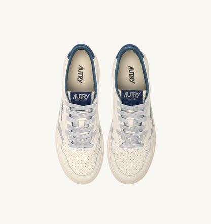 AUTRY MEDALIST LOW SNEAKERS IN BLUE DEPTHS AND VAPOR LEATHER