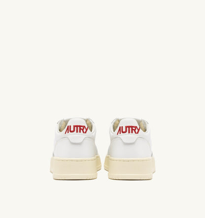 AUTRY SNEAKERS MEDALIST 'LOVE' IN WHITE AND RED LEATHER