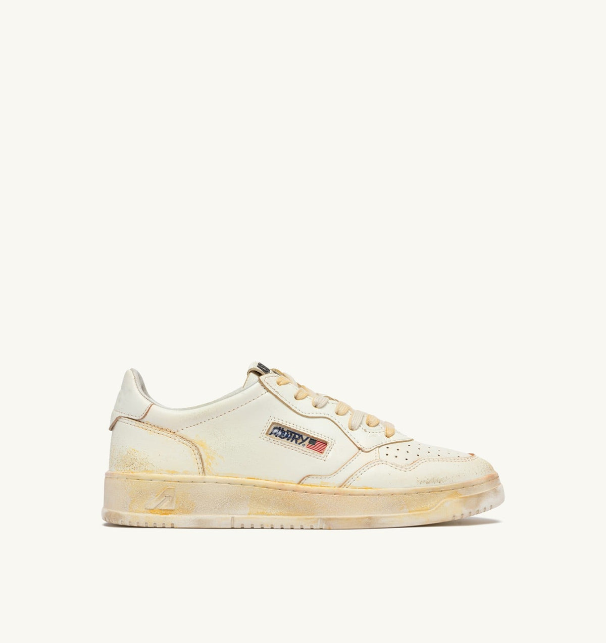 AUTRY MEDALIST LOW SUPER VINTAGE SNEAKERS IN WHITE LEATHER