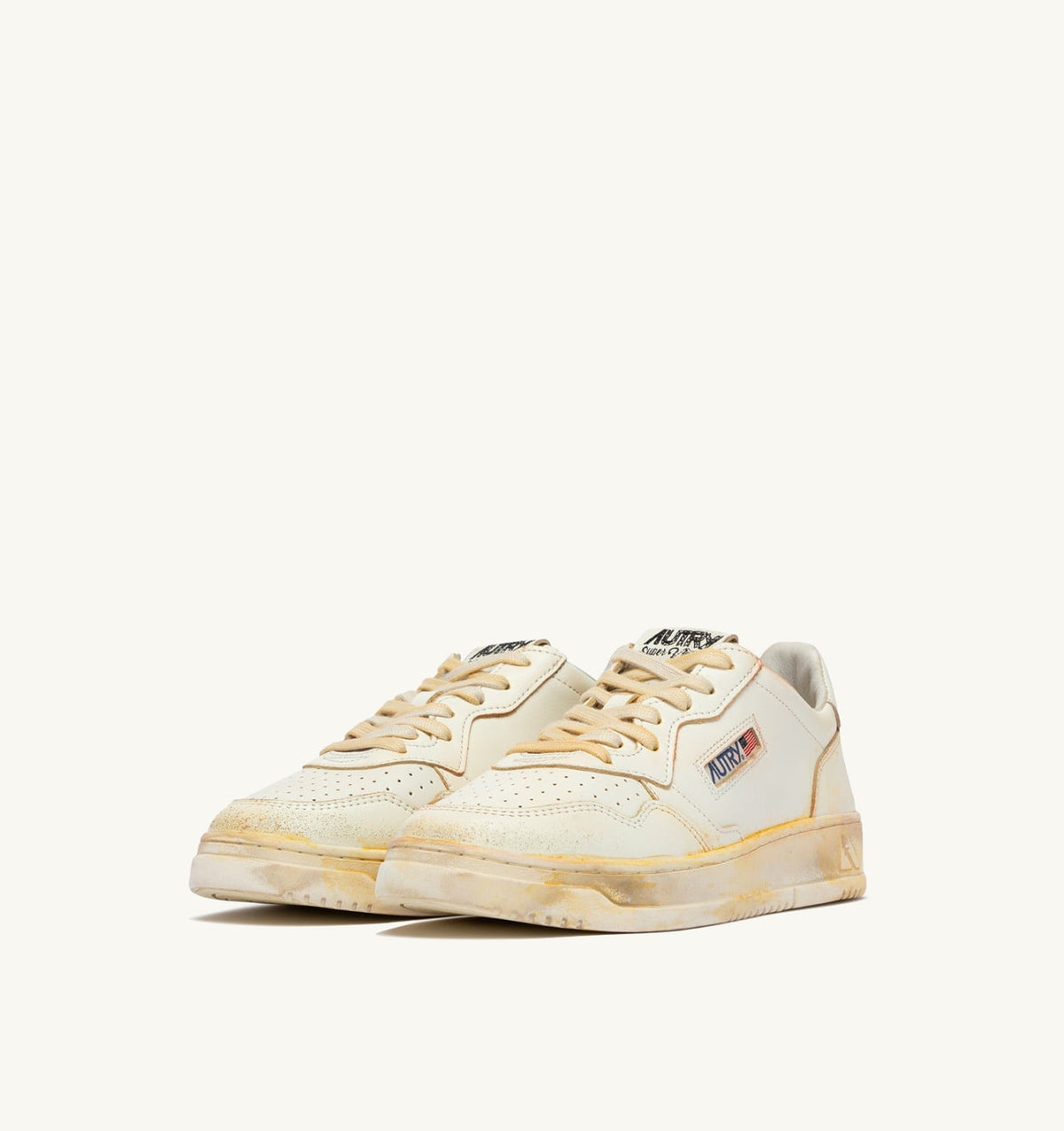 AUTRY MEDALIST LOW SUPER VINTAGE SNEAKERS IN WHITE LEATHER