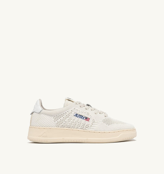 AUTRY MEDALIST EASEKNIT LOW SNEAKERS IN KNIT COLOR IVORY