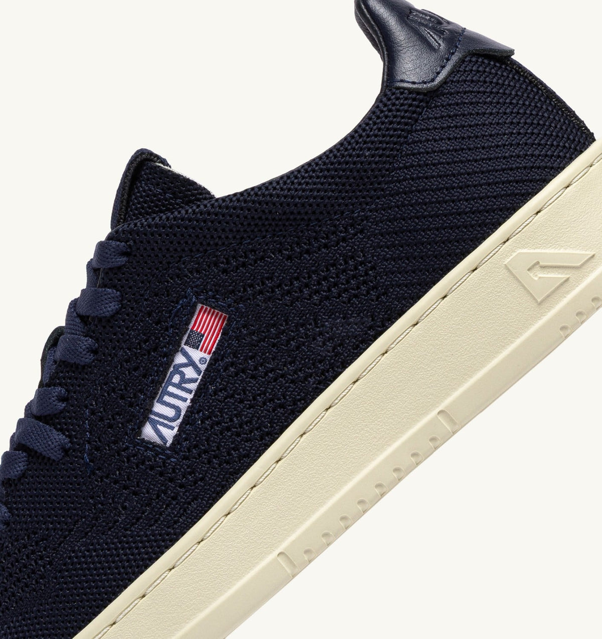 AUTRY MEDALIST EASEKNIT LOW SNEAKERS IN SPACE BLUE KNIT