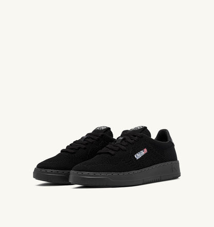AUTRY MEDALIST EASEKNIT LOW SNEAKERS IN BLACK KNIT