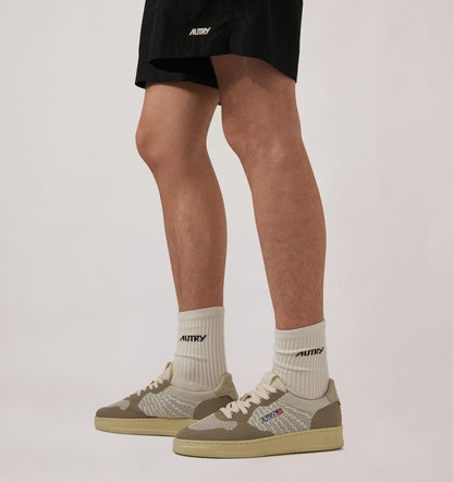 AUTRY MEDALIST EASEKNIT LOW SNEAKERS IN IVORY WHITE AND PELICAN KNIT