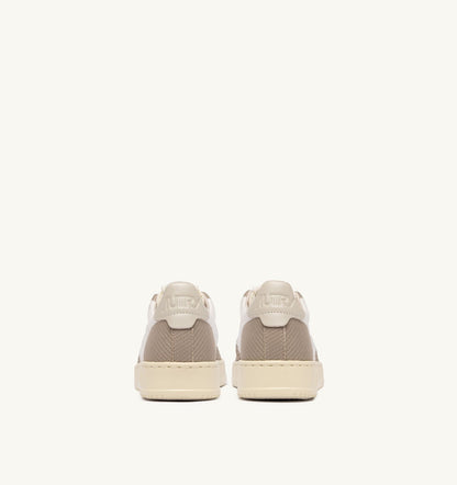 AUTRY MEDALIST EASEKNIT LOW SNEAKERS IN IVORY WHITE AND PELICAN KNIT