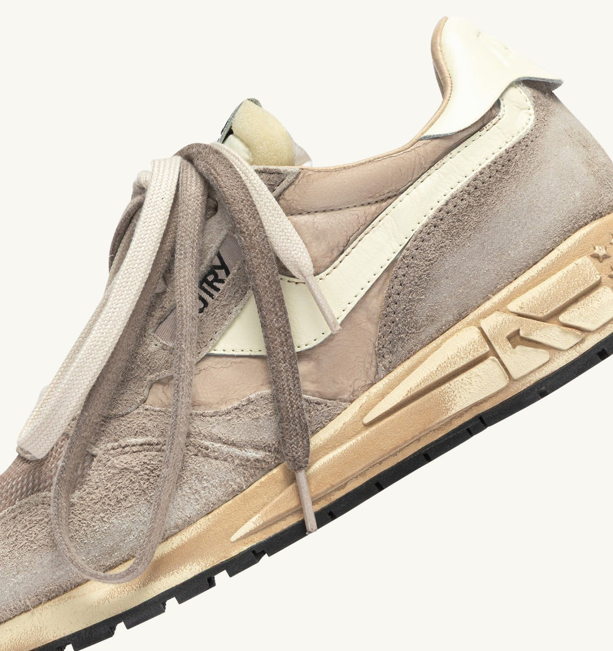 AUTRY REELWIND SUPER VINTAGE SNEAKERS IN WOODSMOKE AND WHITE SUEDE AND NYLON