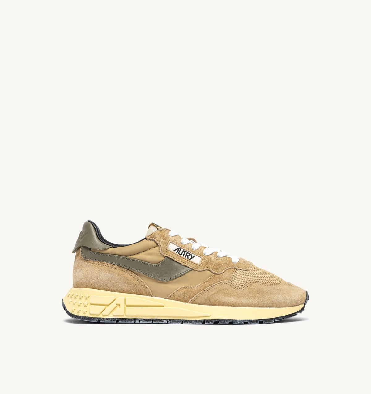 AUTRY REELWIND LOW SNEAKERS IN FOAM SUGAR AND COVERT GREEN NYLON AND SUEDE