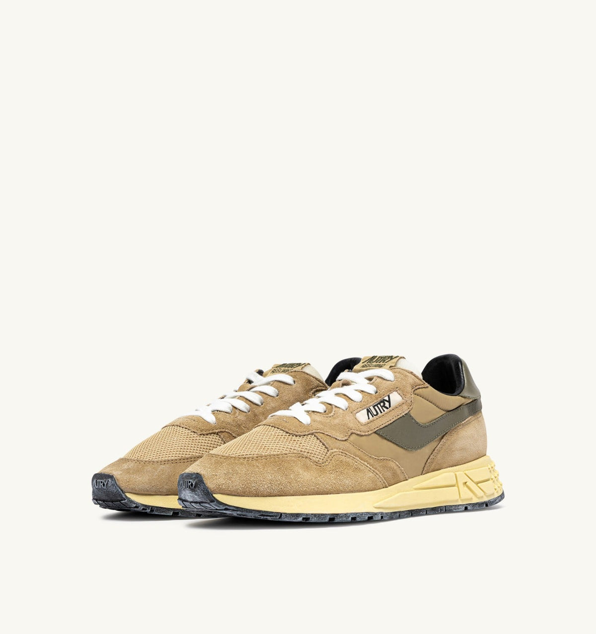 AUTRY REELWIND LOW SNEAKERS IN FOAM SUGAR AND COVERT GREEN NYLON AND SUEDE