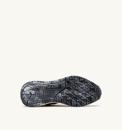 AUTRY REELWIND LOW SNEAKERS IN FOAM SUGAR AND COVERT GREEN NYLON AND SUEDE
