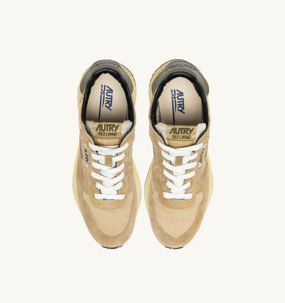AUTRY REELWIND LOW SNEAKERS IN FOAM SUGAR AND COVERT GREEN NYLON AND SUEDE