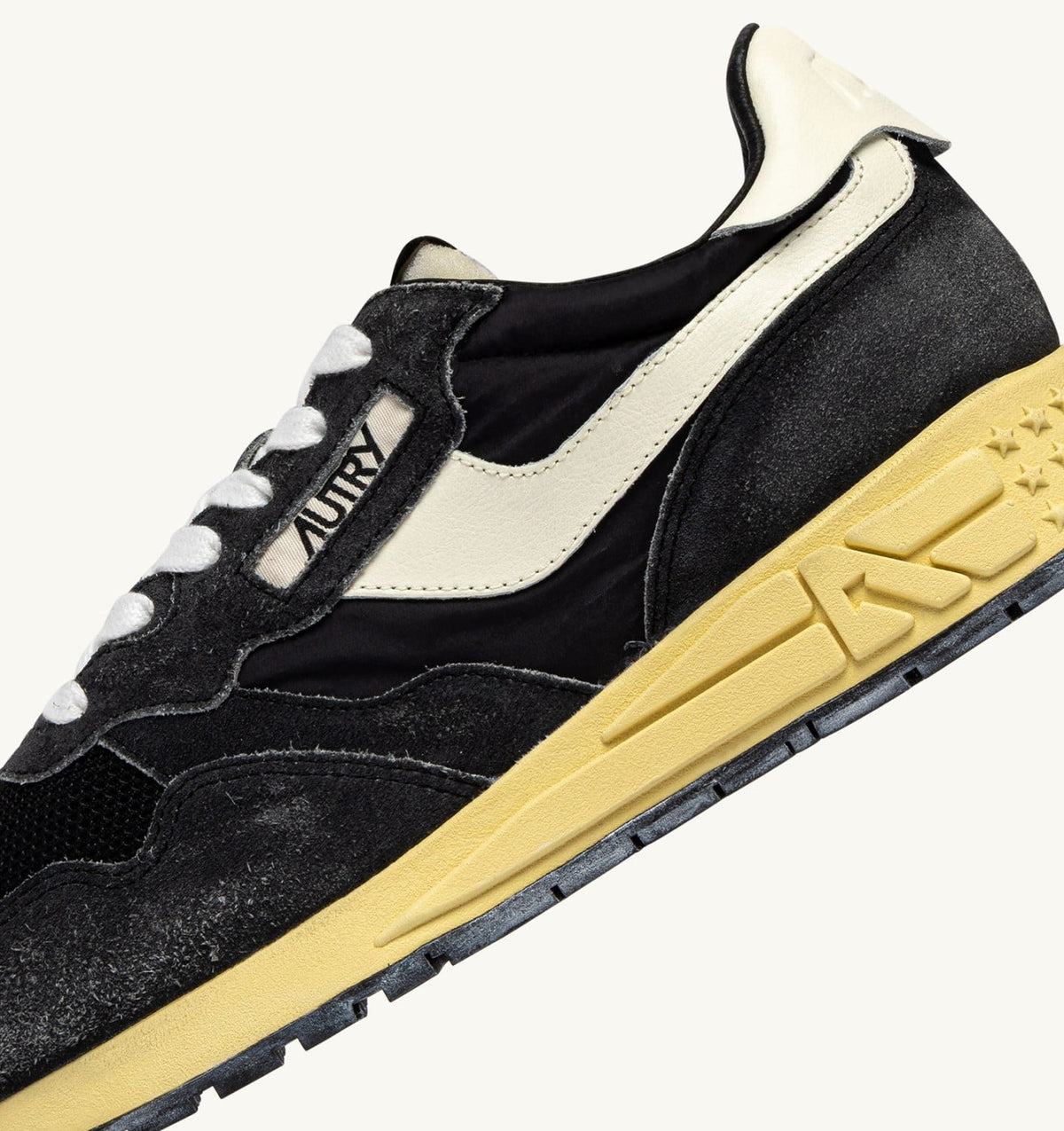 AUTRY REELWIND LOW SNEAKERS IN BLACK SUGAR AND MARSHMALLOW NYLON AND SUEDE
