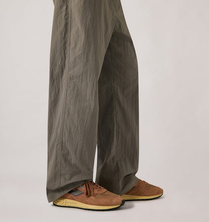 AUTRY REELWIND LOW SNEAKERS IN MOCHA AND BLACK NYLON AND SUEDE
