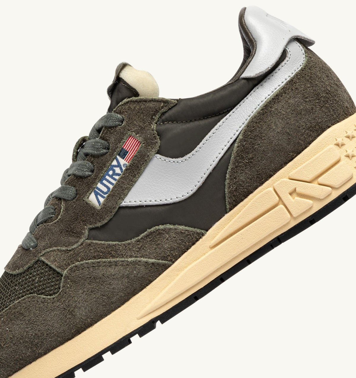 AUTRY REELWIND LOW SNEAKERS IN OLIVE NIGHT AND HARBOR MIST NYLON AND SUEDE