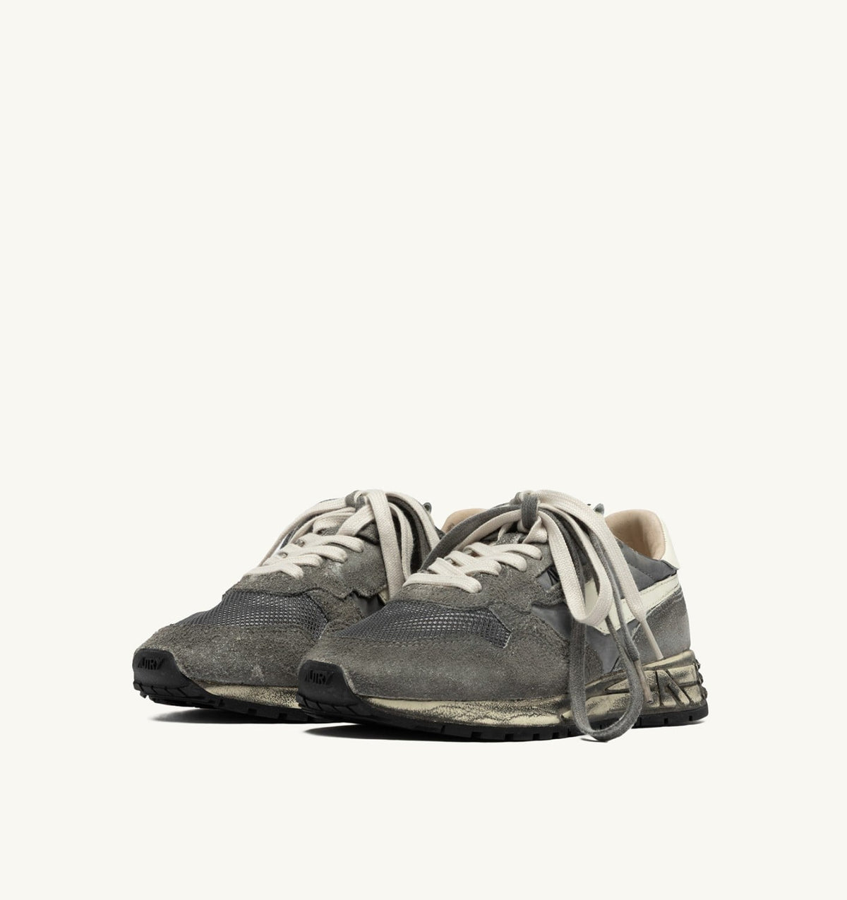 AUTRY REELWIND SUPER VINTAGE SNEAKERS IN WHITE AND BLACK SUEDE AND NYLON