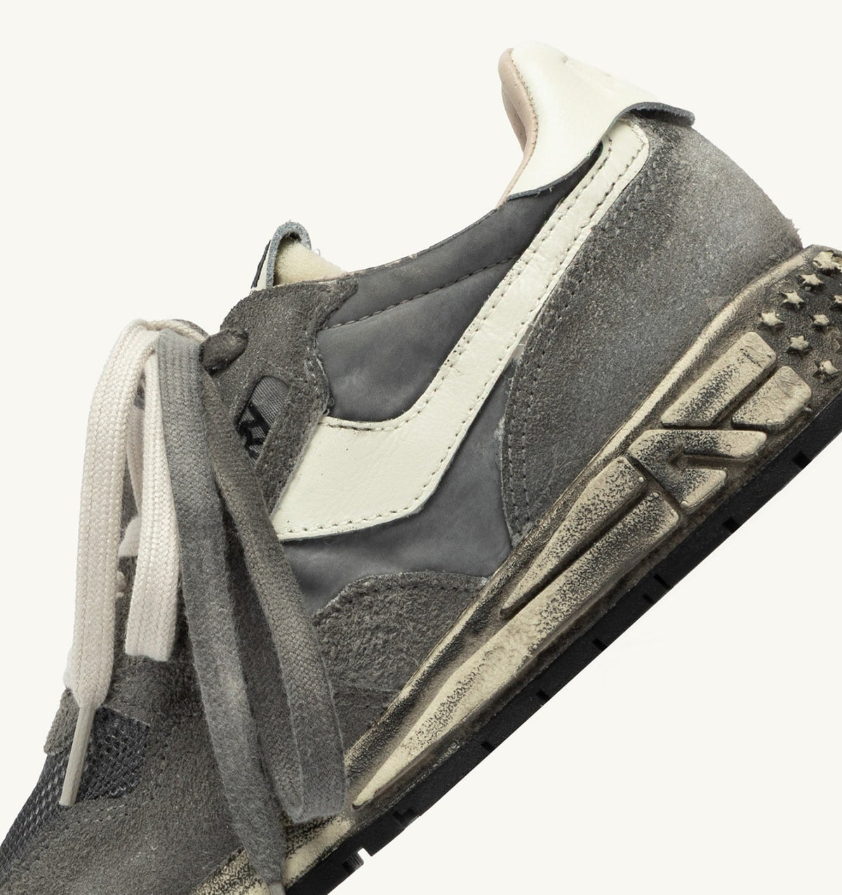 AUTRY REELWIND SUPER VINTAGE SNEAKERS IN WHITE AND BLACK SUEDE AND NYLON