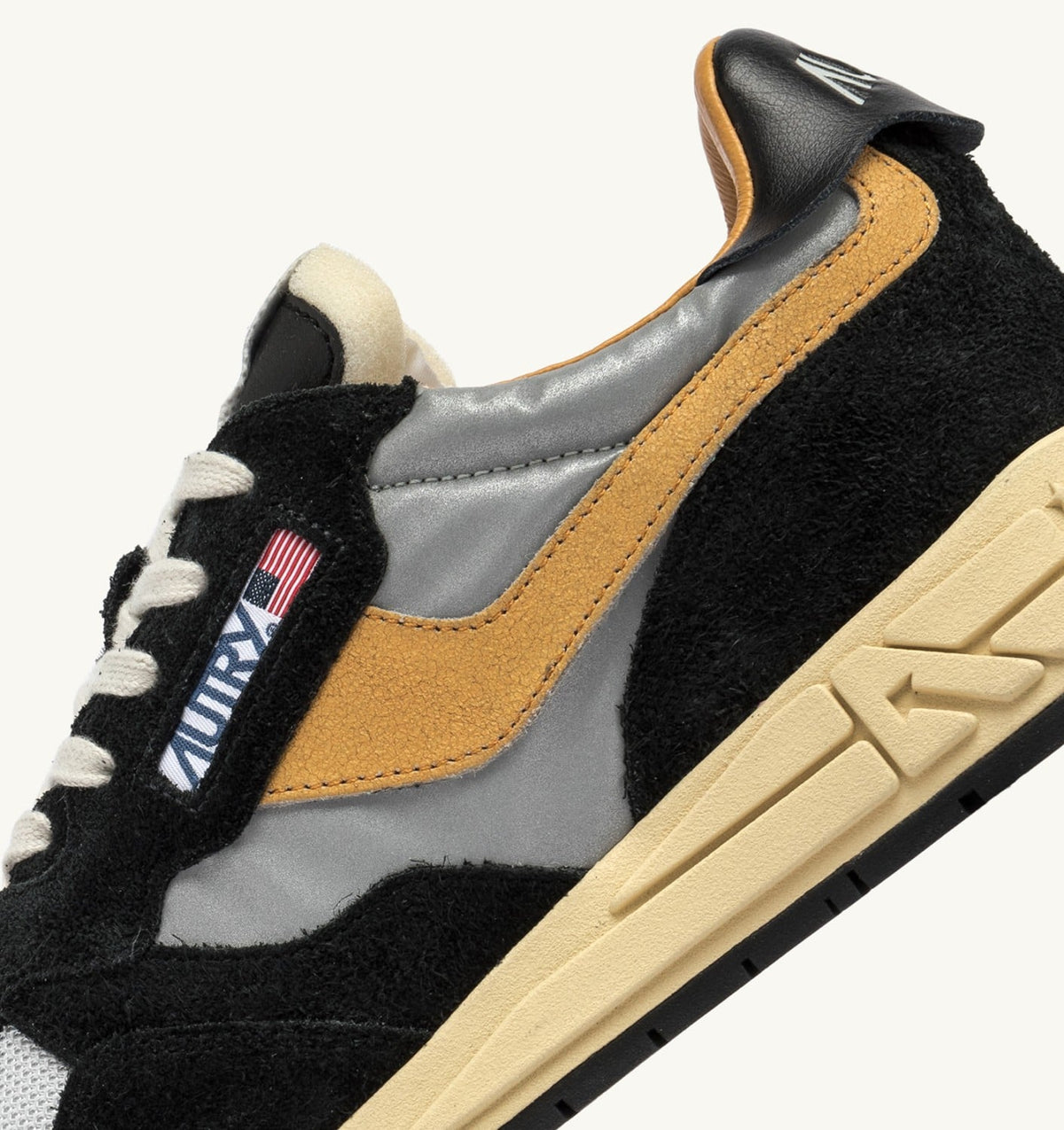 AUTRY REELWIND LOW SNEAKERS IN BLACK SUEDE AND REFLECTIVE NYLON