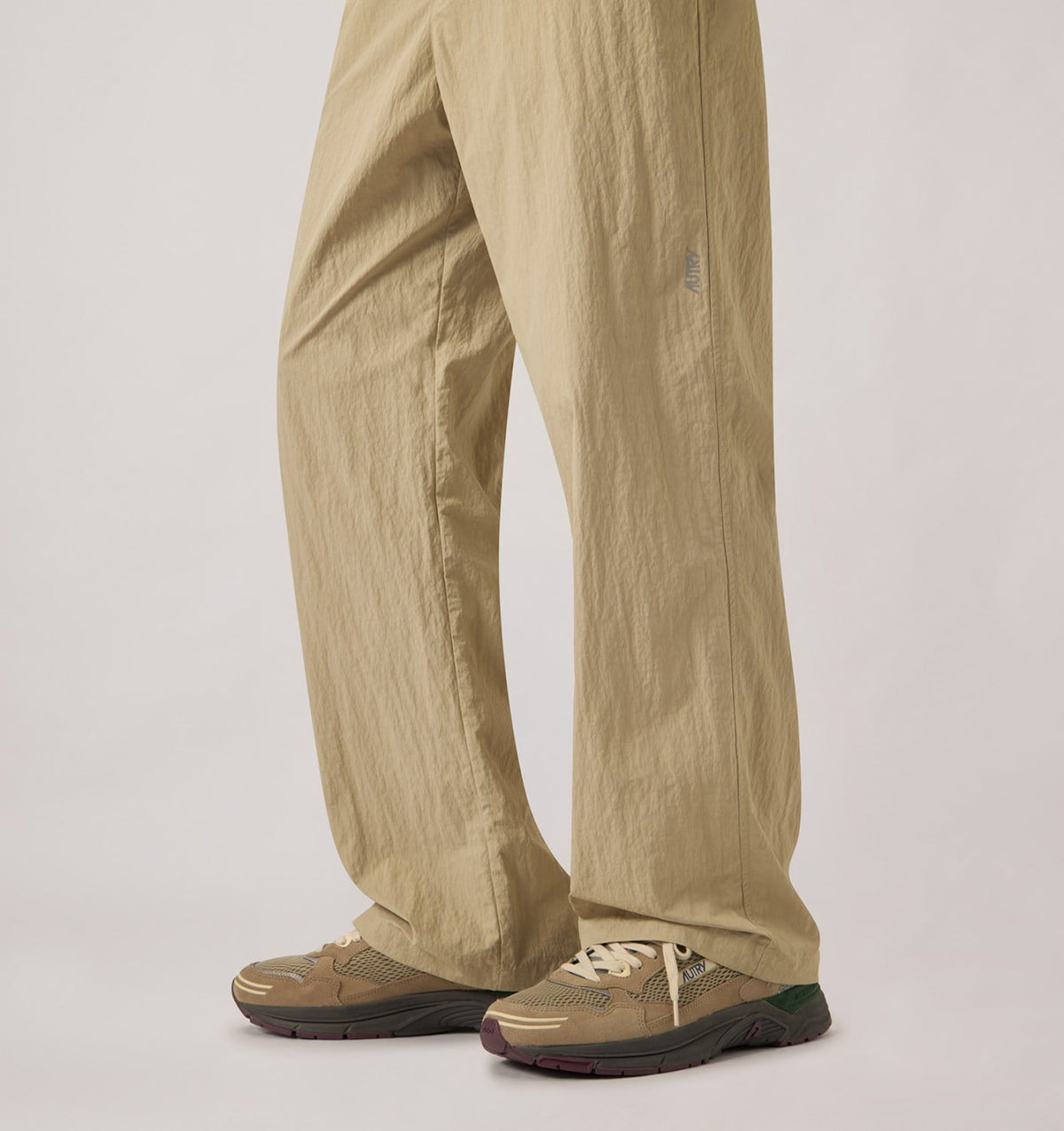 AUTRY HYPERWAY SNEAKERS IN BISCUIT AND AFTERGLOW SUEDE AND MESH