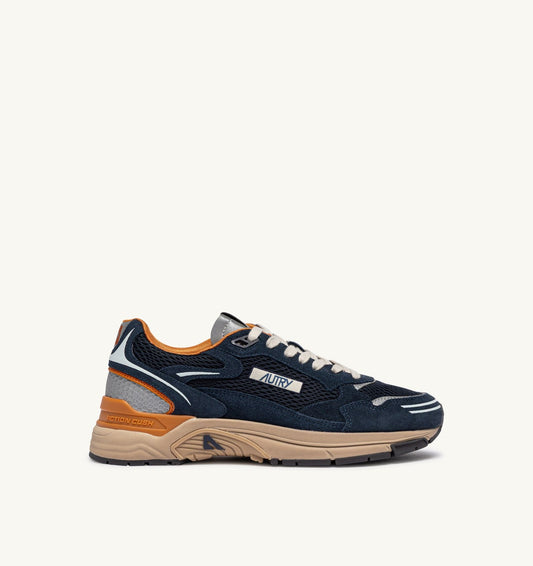 AUTRY HYPERWAY SNEAKERS IN MIDNIGHT AND TOMATO CREAM SUEDE AND MESH