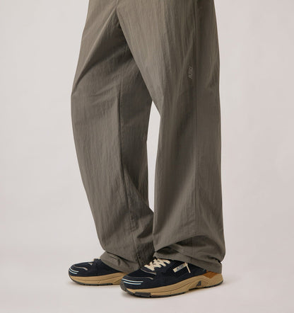 AUTRY HYPERWAY SNEAKERS IN MIDNIGHT AND TOMATO CREAM SUEDE AND MESH