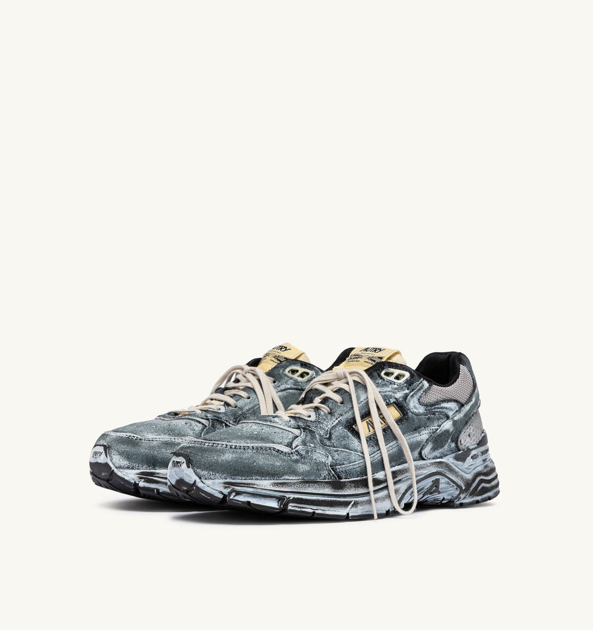 AUTRY HYPERWAY SUPER VINTAGE SNEAKERS IN BLACK AND SILVER SUEDE