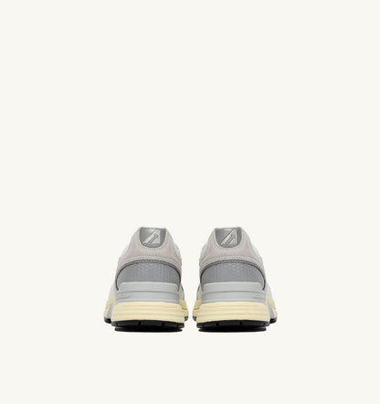 AUTRY HYPERWAY SNEAKERS IN WHITE AND GRAY MESH AND LEATHER