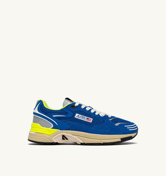 AUTRY HYPERWAY SNEAKERS IN PRINCESS BLUE AND VANILLA ICE MESH AND SUEDE