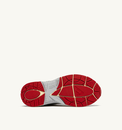 AUTRY HYPERWAY SNEAKERS IN WHITE SILVER AND RED SYNTHETIC LEATHER AND MESH