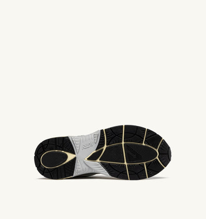 AUTRY HYPERWAY SNEAKERS IN WHITE SILVER AND BLACK SYNTHETIC LEATHER AND MESH