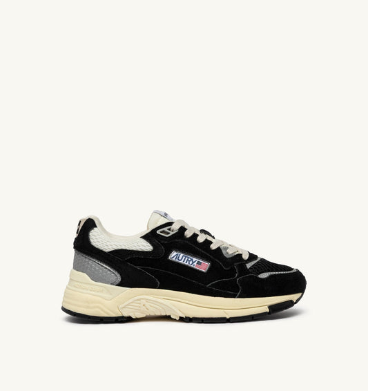 AUTRY HYPERWAY SNEAKERS IN BLACK AND SILVER MESH AND SUEDE