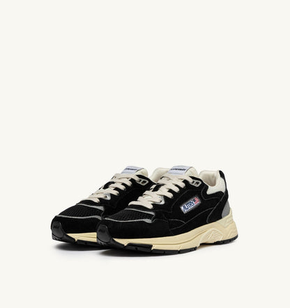 AUTRY HYPERWAY SNEAKERS IN BLACK AND SILVER MESH AND SUEDE