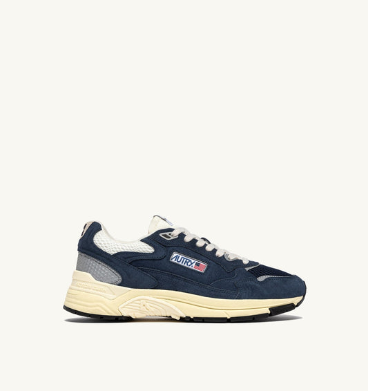 AUTRY HYPERWAY SNEAKERS IN BLUETTE AND MARSHMALLOW MESH AND SUEDE