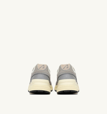 AUTRY HYPERWAY SNEAKERS IN MARSHMALLOW AND LEAD SUEDE AND MESH