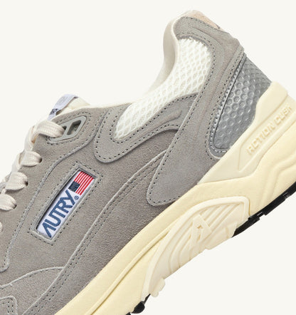 AUTRY HYPERWAY SNEAKERS IN MARSHMALLOW AND LEAD SUEDE AND MESH