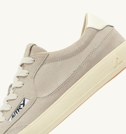 AUTRY WINDSCAPE LOW SNEAKERS IN ROCK AND MARSHMALLOW SUEDE