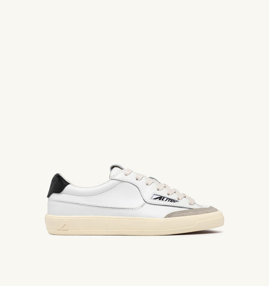 AUTRY WINDSCAPE LOW SNEAKERS IN WHITE AND BLACK LEATHER