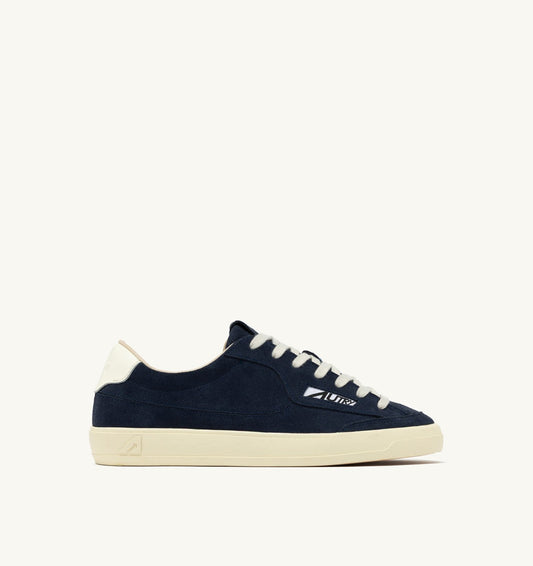 AUTRY WINDSCAPE LOW SNEAKERS IN NAVY AND MARSHMALLOW SUEDE