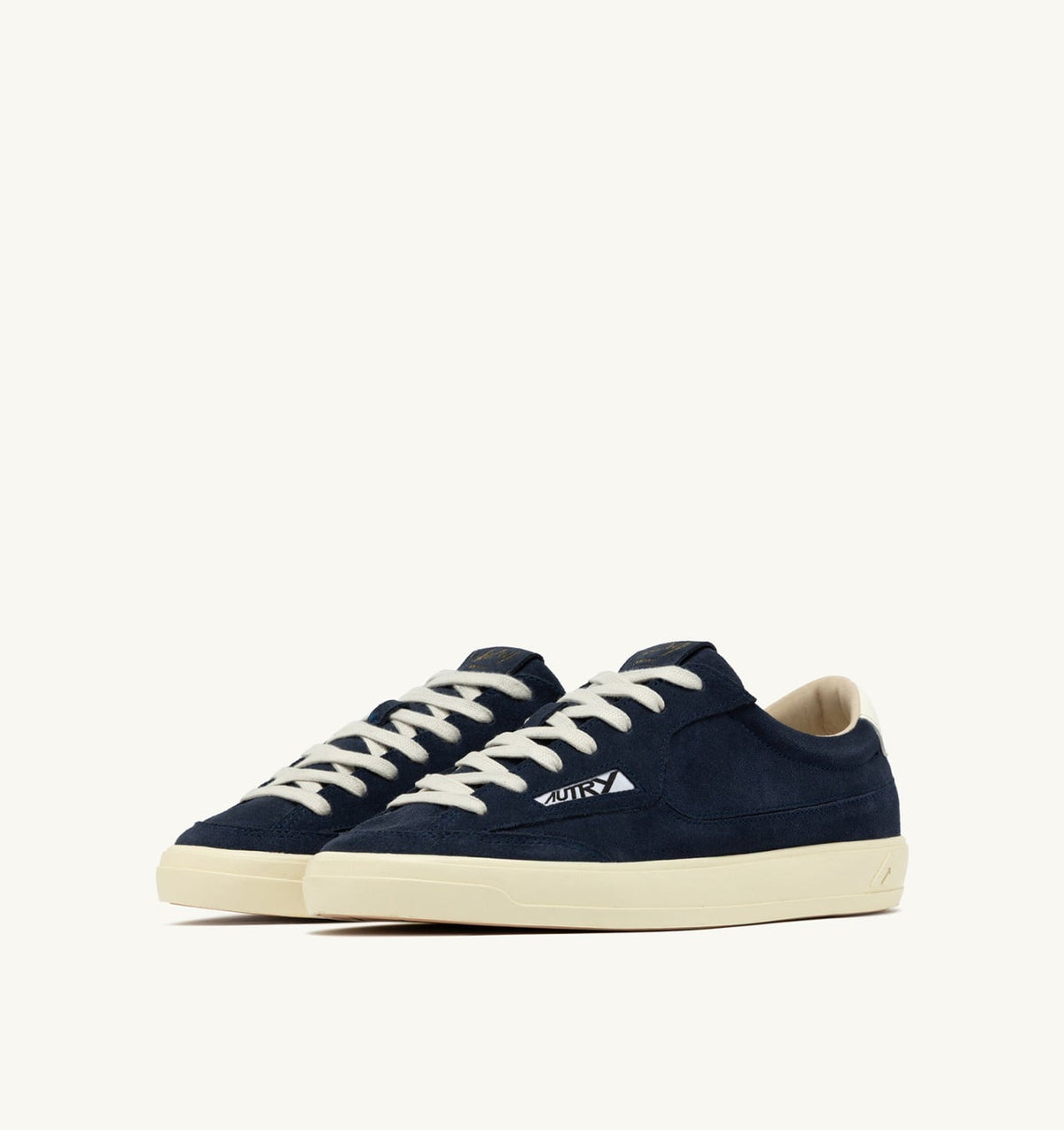 AUTRY WINDSCAPE LOW SNEAKERS IN NAVY AND MARSHMALLOW SUEDE