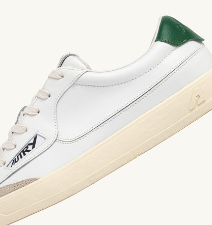 AUTRY WINDSCAPE LOW SNEAKERS IN WHITE AND AMAZON LEATHER
