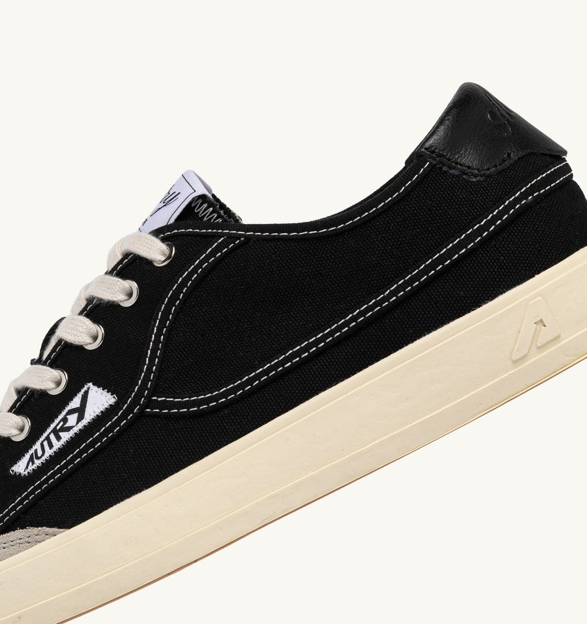 AUTRY WINDSCAPE LOW SNEAKERS IN BLACK CANVAS