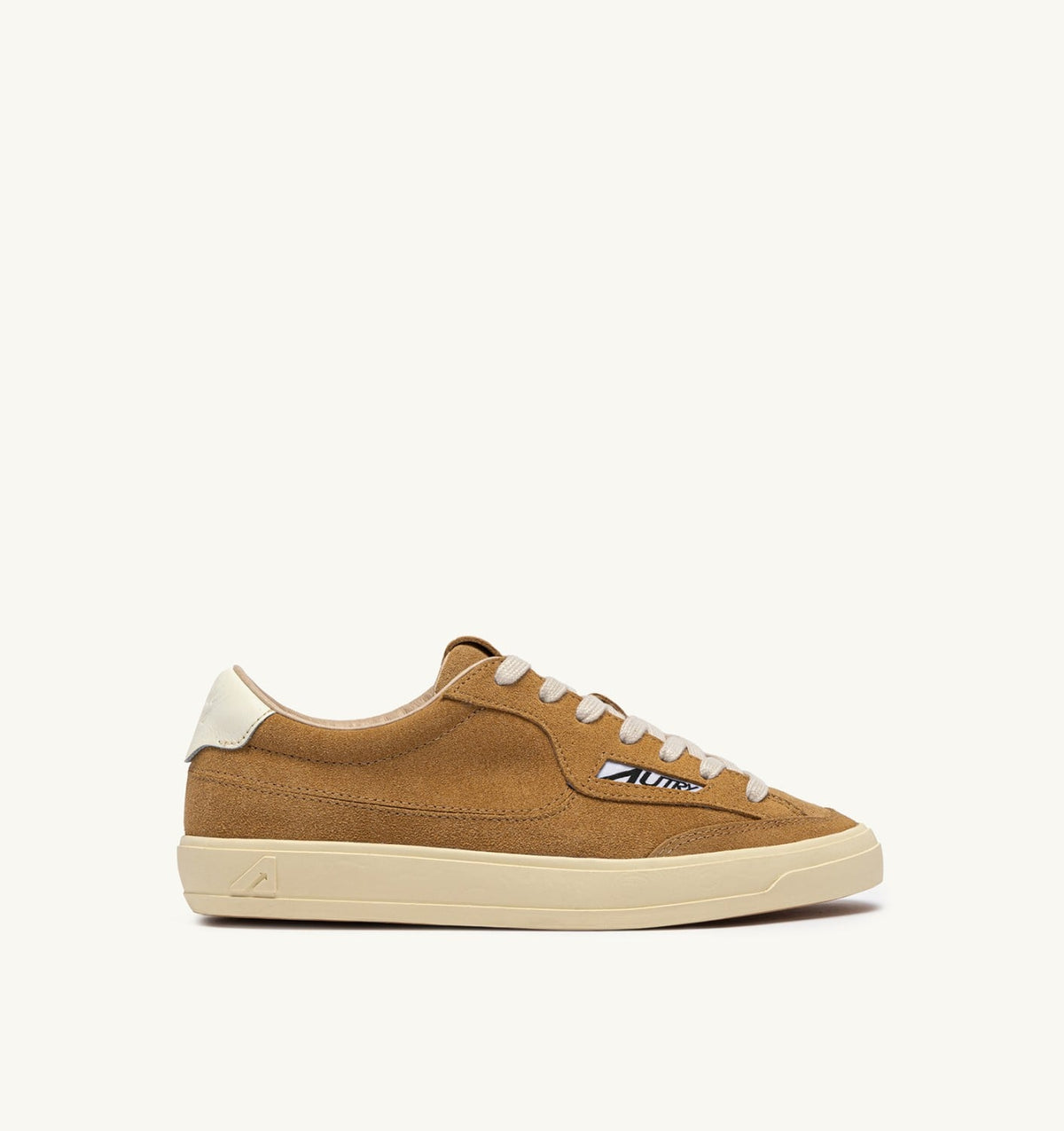 AUTRY WINDSCAPE LOW SNEAKERS IN COPPER BROWN AND MARSHMALLOW SUEDE